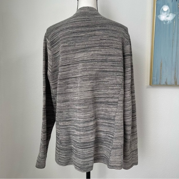 Eileen Fisher Women Gray Textured Cardigan. Organic cotton blend. Size XL - Picture 2 of 6